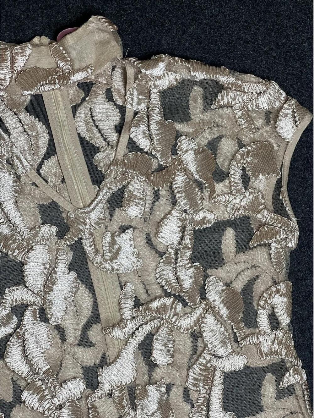 Rose Tree Gold Ruffle  Mesh Sleeveless Top Read For Measurements. Beautiful - Picture 3 of 9